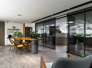 通透協作，高效節能 辦公室采用玻璃隔斷的四大核心優勢